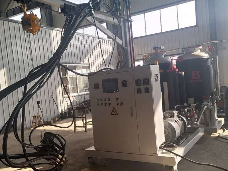 聚氨酯發泡機黑料與白料泵選擇遠東KCB83.3CL磁力齒輪泵